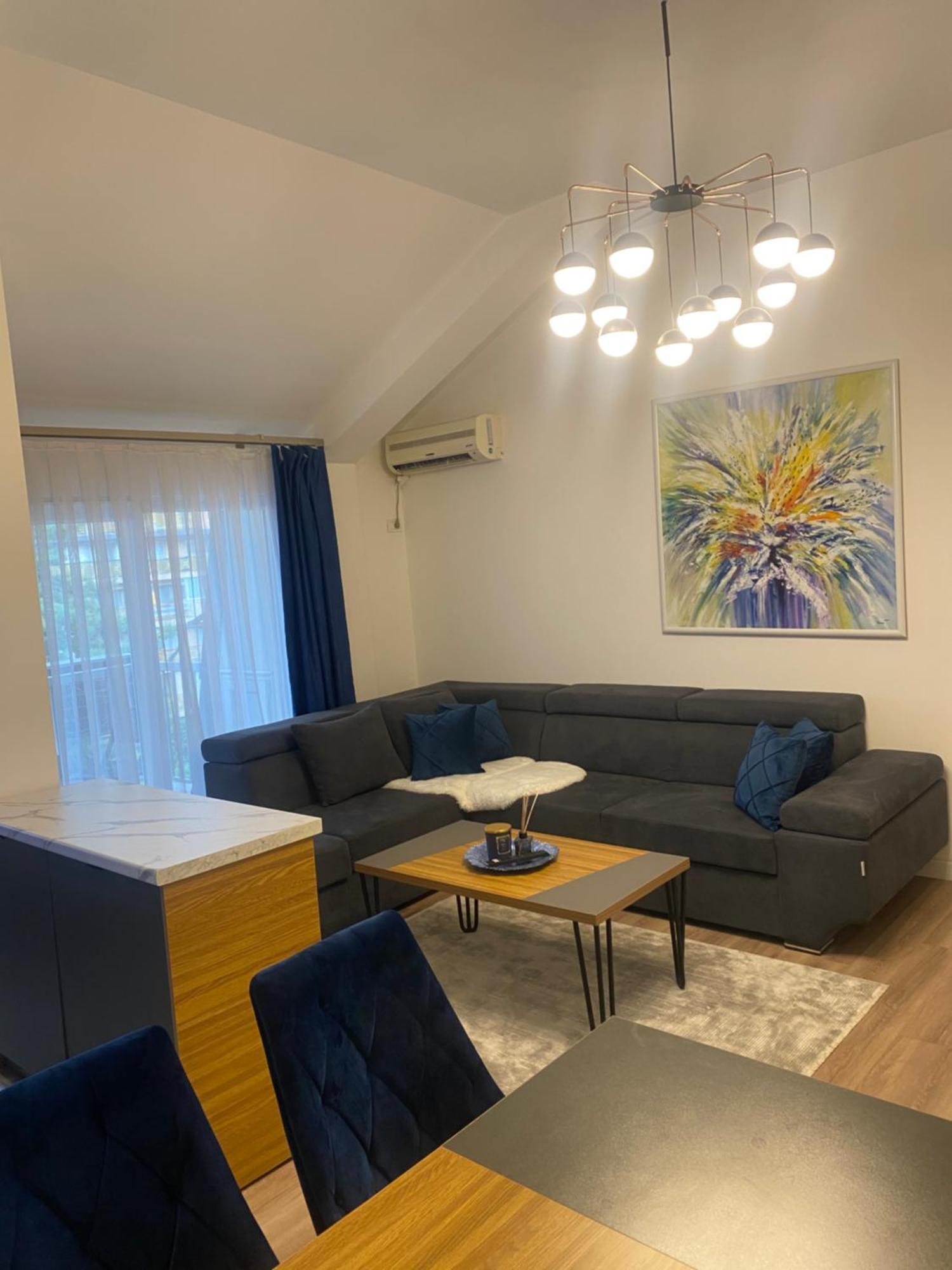 Apartment Luxury In Center,old Pazar *